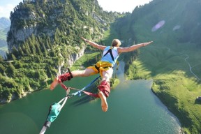 世界杯四强：阿根廷3比0克罗地亚 梅西与阿尔瓦雷斯联袂摧毁东欧铁军